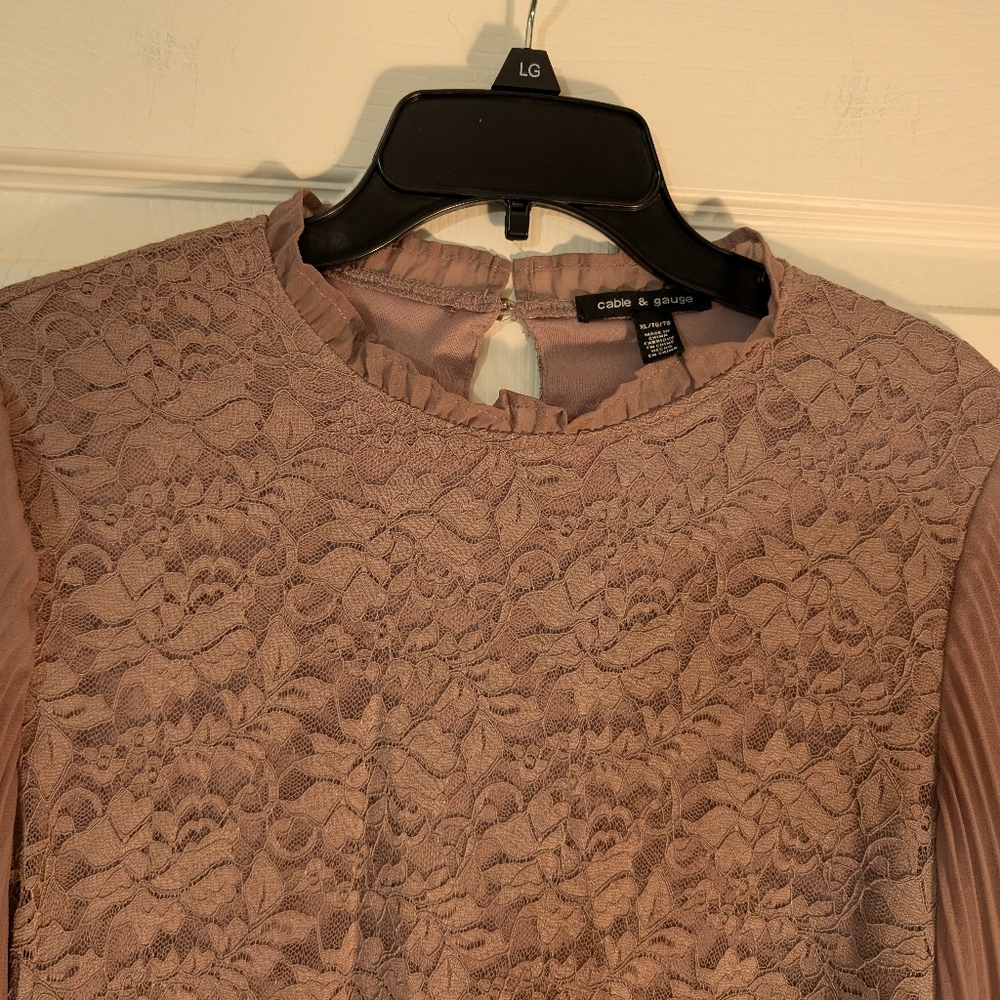 Cable & Gauge Lace Blouse With Keyhole Back Size XL - Picture 3 of 7